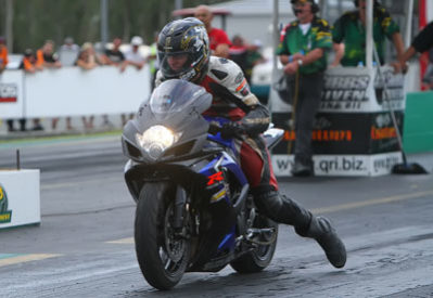 There’s a big shipping container holding a barrage of fast motorbikes set to be unleashed at Perth Motorplex on March 3 and 4 in the fourth round of the Rocket Allstars Racing Series. Ten Queensland and New South Wales based teams have managed to squeeze in for the journey across the Nullarbor where they will compete at the Westernationals.