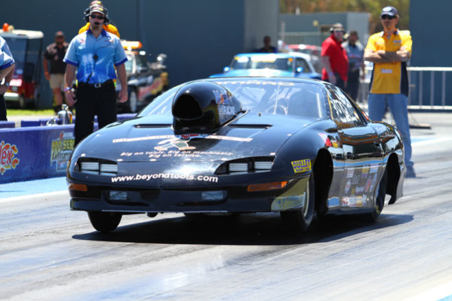 Super Stock’s over subscribed field will ensure dramatic battles across both qualifying and eliminations at the Westernationals this weekend. Back on track for the first time in a while is Steve Flynn, at the wheel of Frank Salvo’s Camaro. Flynn is one of the stalwarts of Super Stock but is yet to add a Westernationals victory to his list of achievements despite reaching three finals in seven attempts.