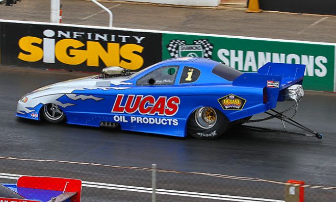 Fifteen time national Champion Gary Phillips battled the South Aussie heat to top the field in qualifying and make it through to the finals of the ANDRA Drag Racing Series Top Alcohol round in Adelaide last weekend and now has his eyes on the Santo’s Cranes Super 3 Extreme Drag Race at his home track Willowbank Raceway.