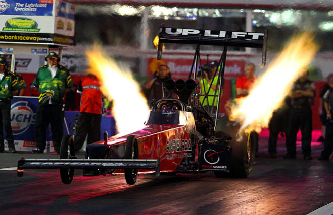 Australia witnessed its quickest ever drag racing pass on Saturday night at Willowbank Raceway when three times world champion Larry Dixon stormed to a 4.503 second time, as Queensland’s own Steve Read doubled up at the Santo’s Cranes Super 3 Extreme Drag Race.