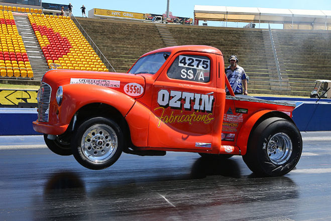 Fuchs South Coast Raceway in Portland will play host to the first round of the Aeroflow Sportsman Drag Racing Championship on January 4 and 5, 2014 and giving the event some old school style will be New South Wales’ Allison Stewart and South Australian Mark Hunt.