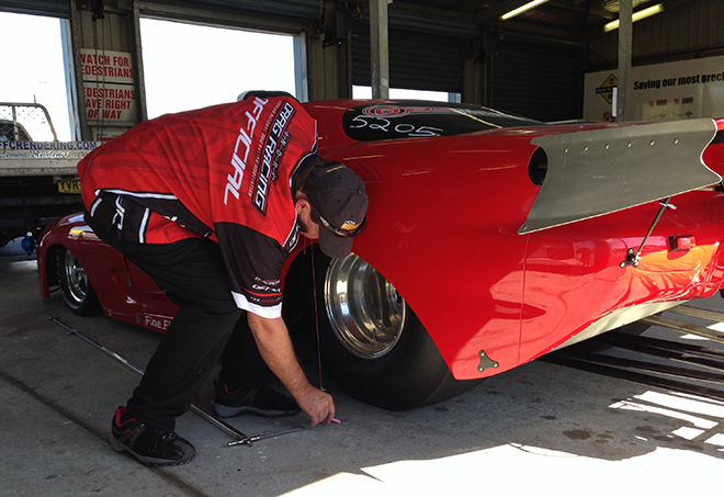 steward-checkingtyre-web