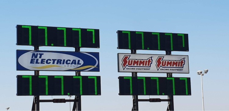 SUMMIT RACING EQUIPMENT GETS BEHIND THE HIDDEN VALLEY DRAG STRIP