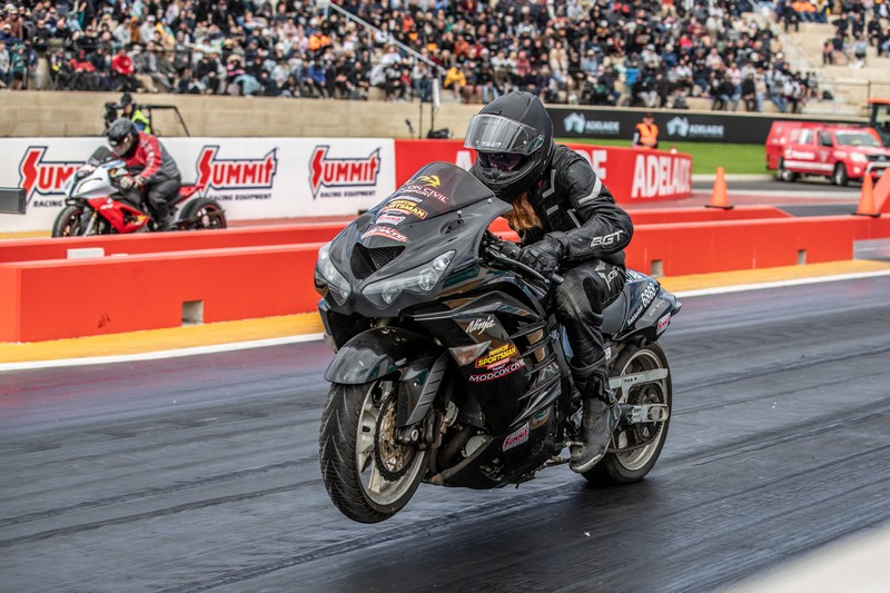 SOUTH AUSTRALIAN DRAG RACING ROARS INTO LIFE