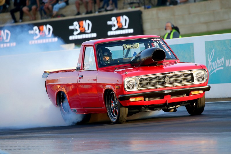 HENLEY AND YOUNG HERALDED AT DRAGWAY AT THE BEND